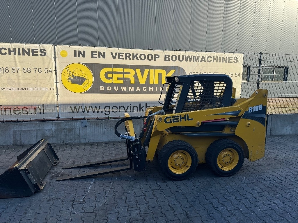 Gehl R105 - Мини челен товарач: снимка 4 Gehl R105 - Мини челен товарач: снимка 4