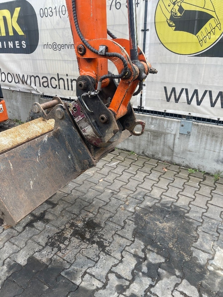 Hitachi ZX 26 U-5 A CLR - Мини багер: снимка 4 Hitachi ZX 26 U-5 A CLR - Мини багер: снимка 4