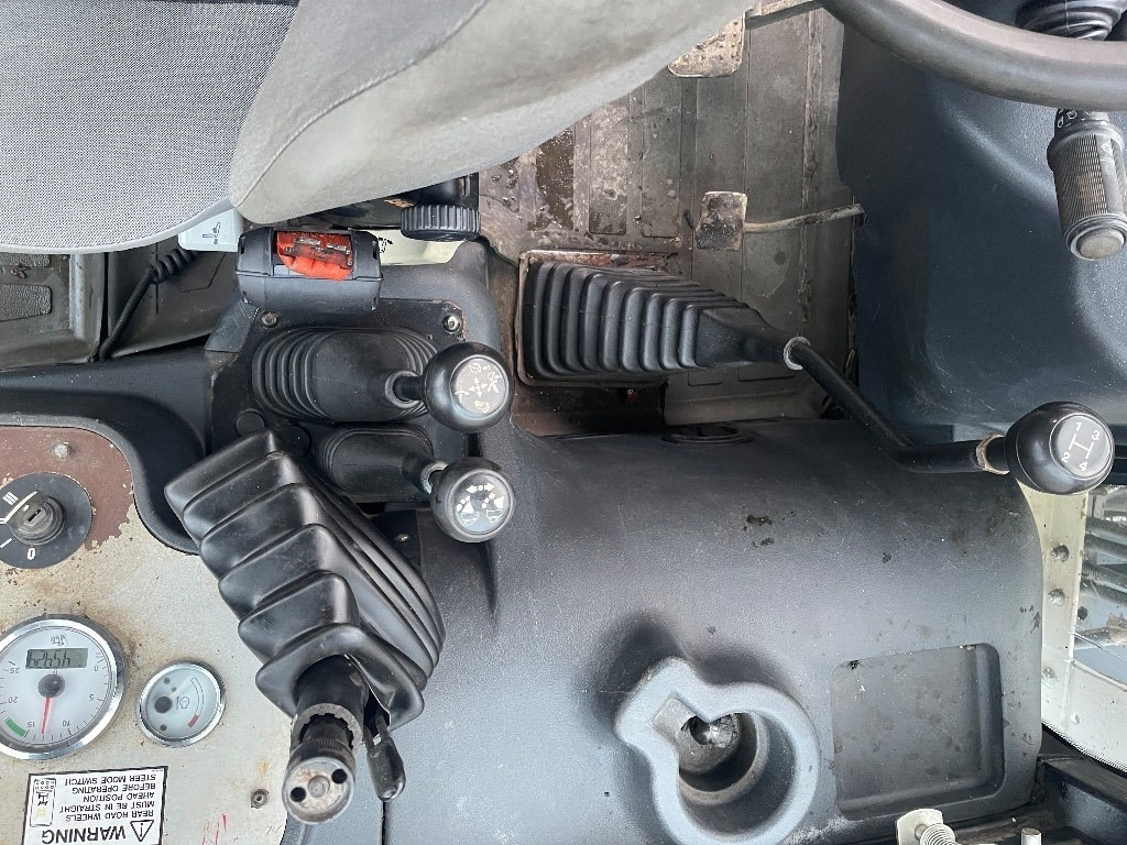 JCB 2 CX - Багер-товарач: снимка 5 JCB 2 CX - Багер-товарач: снимка 5