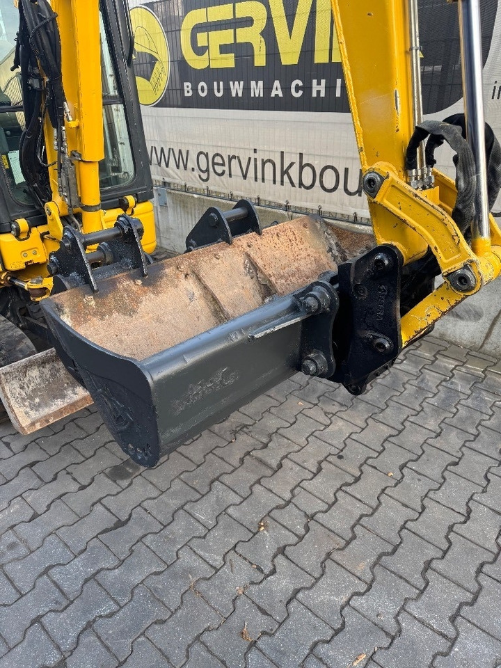 Komatsu PC 26 MR-3 - Мини багер: снимка 4 Komatsu PC 26 MR-3 - Мини багер: снимка 4