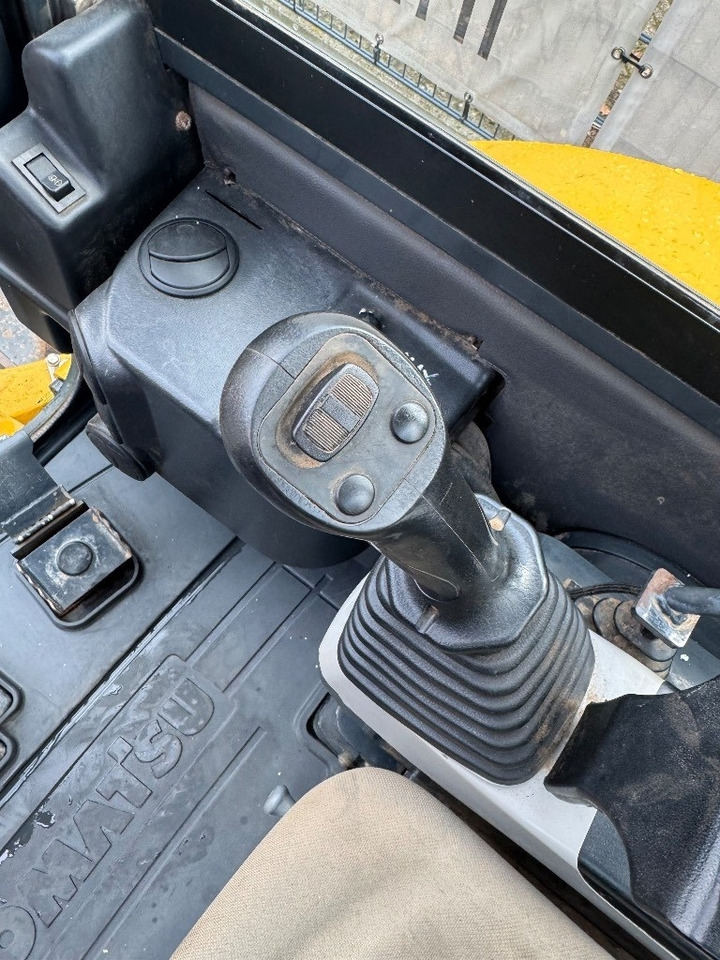 Komatsu PC 26 MR-3 - Мини багер: снимка 4 Komatsu PC 26 MR-3 - Мини багер: снимка 4