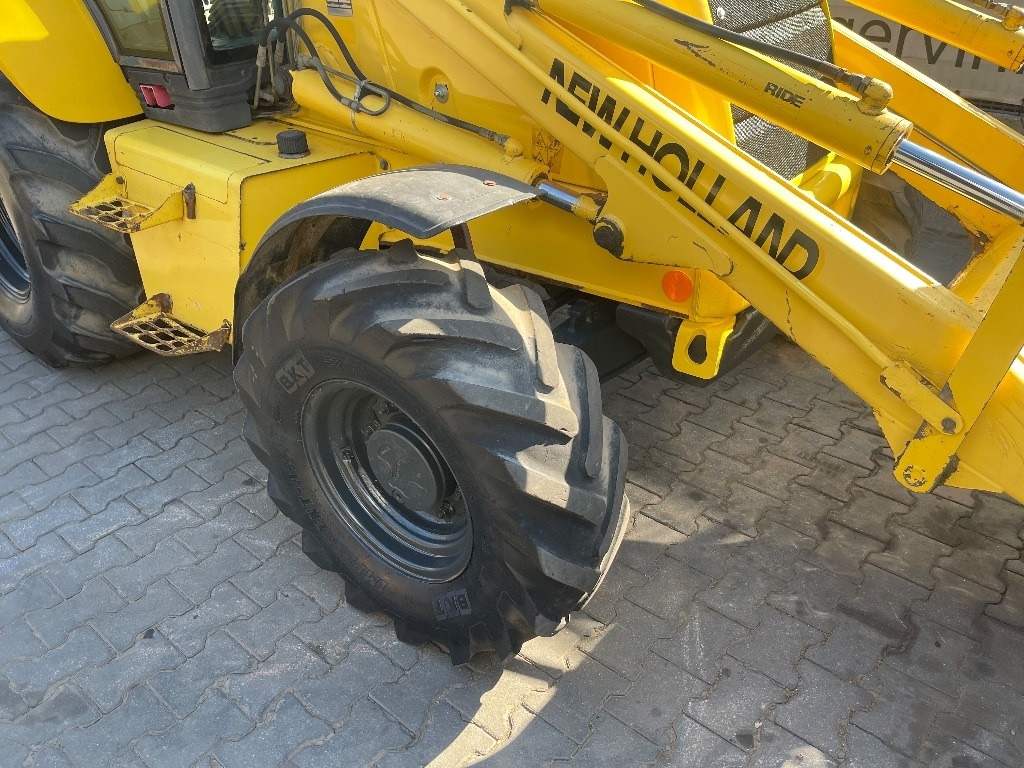 New Holland LB 110 - Багер-товарач: снимка 4 New Holland LB 110 - Багер-товарач: снимка 4
