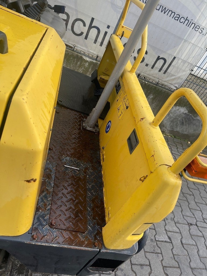 Yanmar C 30 R - Мини самосвал: снимка 4 Yanmar C 30 R - Мини самосвал: снимка 4