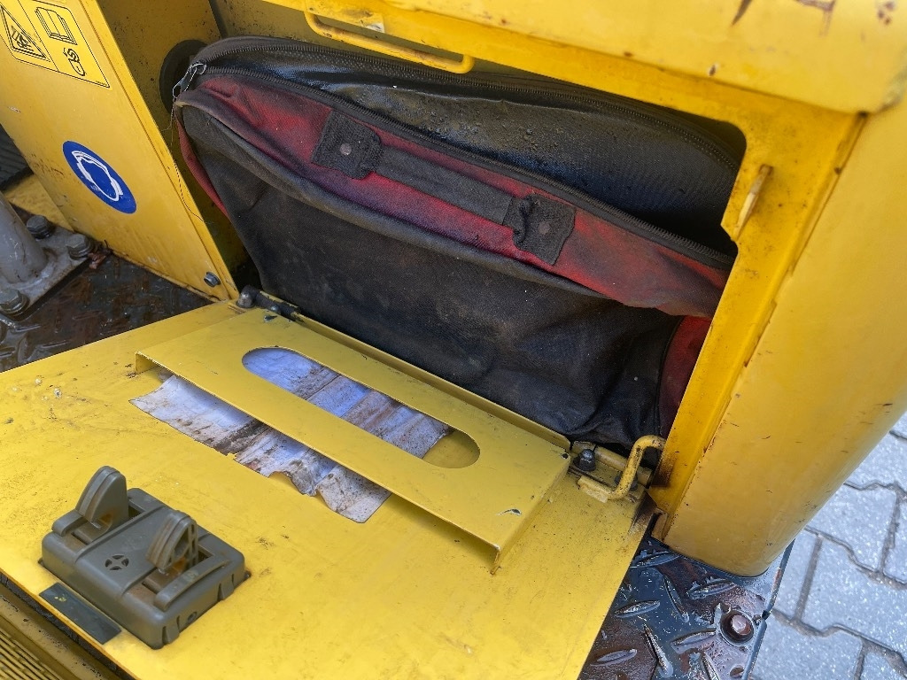 Yanmar C 30 R - Мини самосвал: снимка 5 Yanmar C 30 R - Мини самосвал: снимка 5