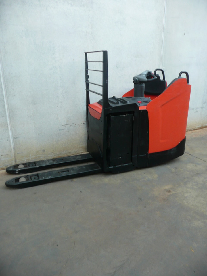 BT LPE 220 - Палетна количка: снимка 2 BT LPE 220 - Палетна количка: снимка 2