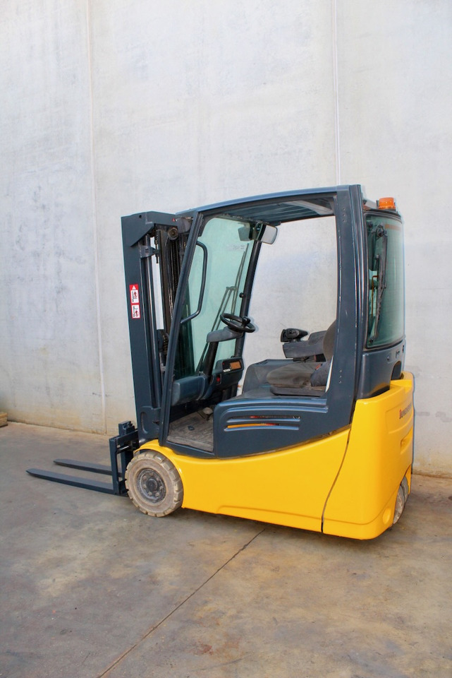 Jungheinrich EFG 216k 450 DZ - Електрокар: снимка 4 Jungheinrich EFG 216k 450 DZ - Електрокар: снимка 4