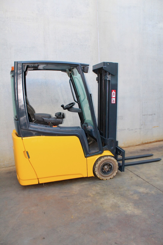 Jungheinrich EFG 216k 450 DZ - Електрокар: снимка 2 Jungheinrich EFG 216k 450 DZ - Електрокар: снимка 2