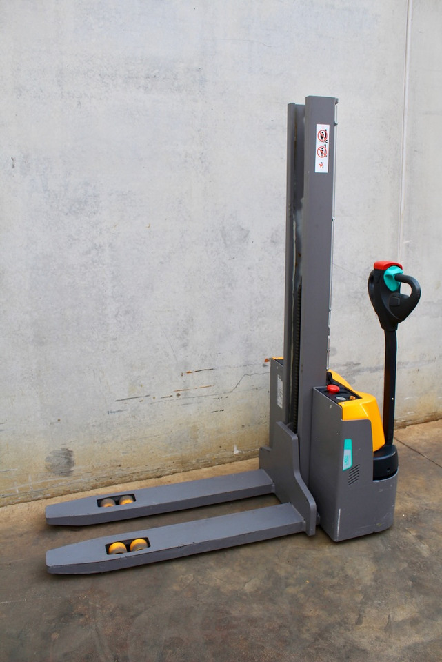 Jungheinrich EJC M10 154 E LI-ION - Стакер: снимка 2 Jungheinrich EJC M10 154 E LI-ION - Стакер: снимка 2