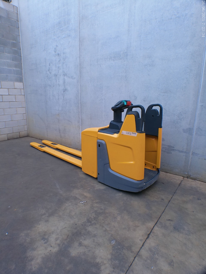 Палетна количка Jungheinrich ERE 225 2400x540mm: снимка 1