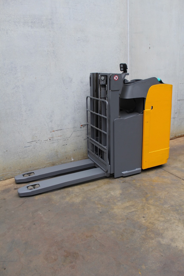 Jungheinrich ESD 120 201 ZT - Стакер: снимка 2 Jungheinrich ESD 120 201 ZT - Стакер: снимка 2