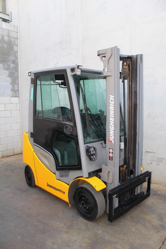 Jungheinrich TFG 320s 350 ZT - Газокар: снимка 1 Jungheinrich TFG 320s 350 ZT - Газокар: снимка 1