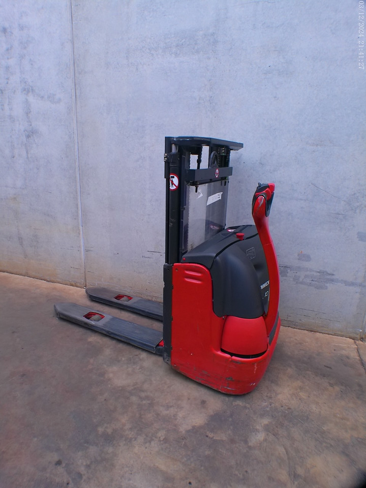 Linde L 10 - Стакер: снимка 1 Linde L 10 - Стакер: снимка 1