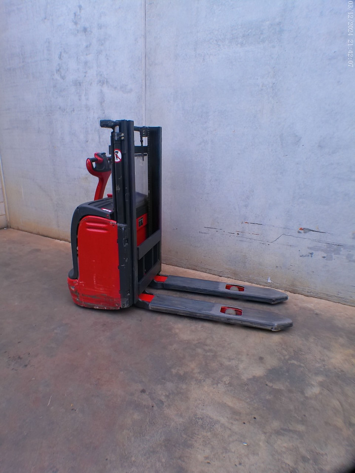 Linde L 10 - Стакер: снимка 4 Linde L 10 - Стакер: снимка 4