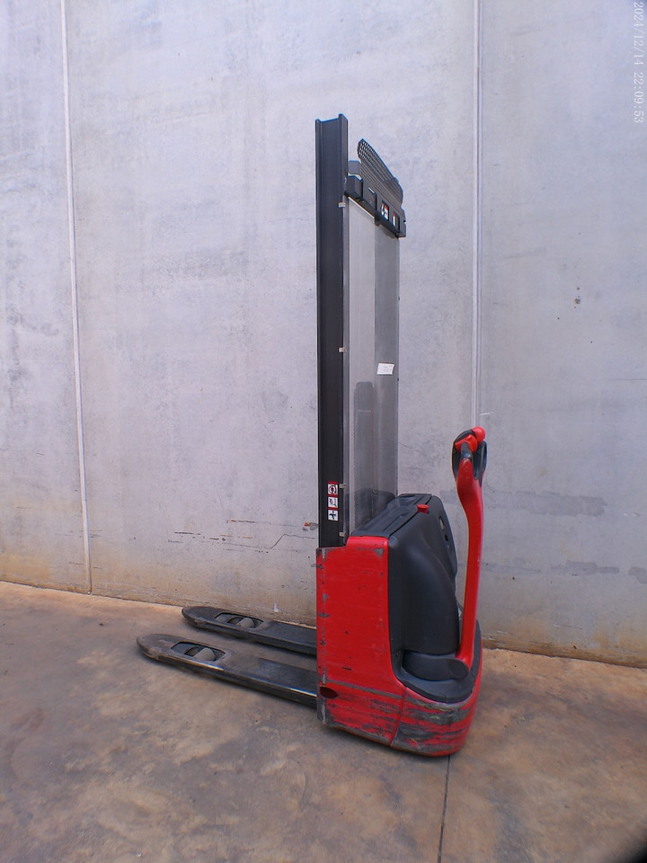 Linde L 10 - Стакер: снимка 1 Linde L 10 - Стакер: снимка 1