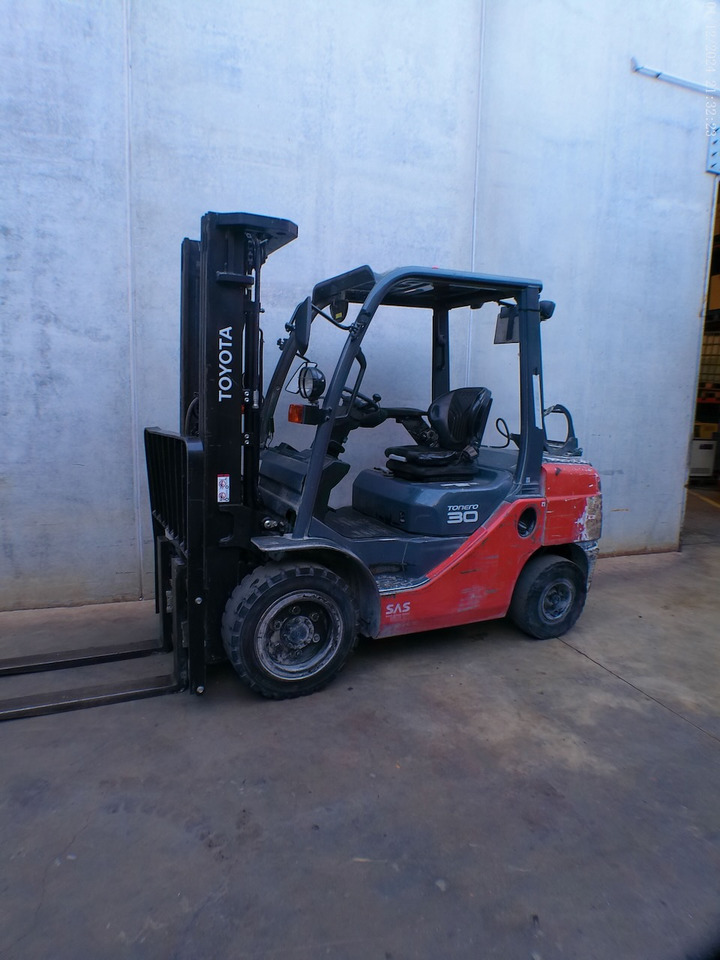 Toyota 02-8FGF30 MATRICULADA - Газокар: снимка 3 Toyota 02-8FGF30 MATRICULADA - Газокар: снимка 3