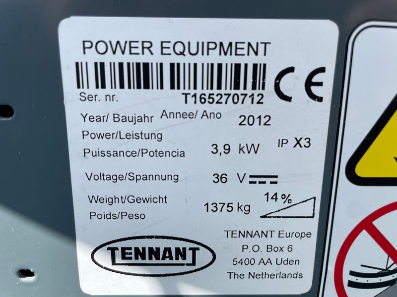 TENNANT T 16 - Мотометачна машина: снимка 3 TENNANT T 16 - Мотометачна машина: снимка 3