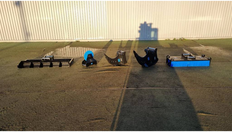 SE Equipment / Planeringsbalk / Avjämningsbalk / A - Прикачен инвентар за Строителна техника: снимка 1 SE Equipment / Planeringsbalk / Avjämningsbalk / A - Прикачен инвентар за Строителна техника: снимка 1