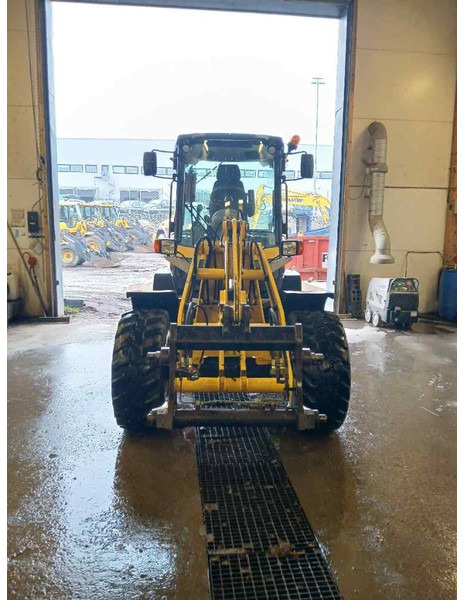 Yanmar V80-5 - Мини челен товарач: снимка 3 Yanmar V80-5 - Мини челен товарач: снимка 3