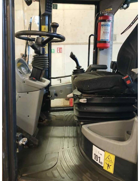 Yanmar V80-5 - Мини челен товарач: снимка 5 Yanmar V80-5 - Мини челен товарач: снимка 5