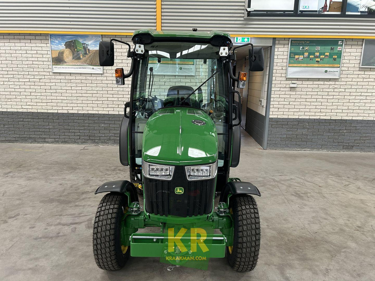 3046R John Deere - Малък трактор: снимка 3 3046R John Deere - Малък трактор: снимка 3