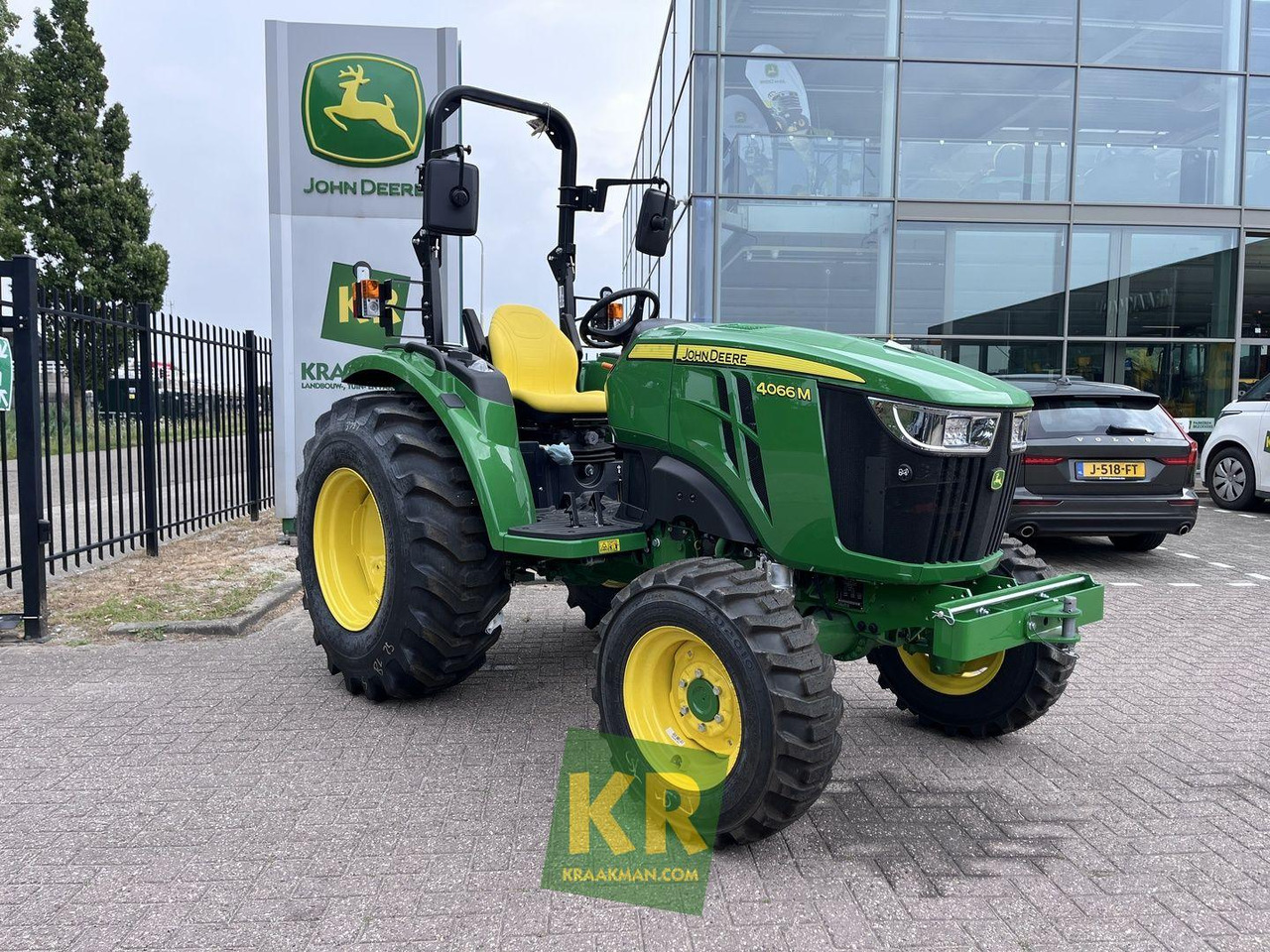 4066M John Deere - Малък трактор: снимка 1 4066M John Deere - Малък трактор: снимка 1