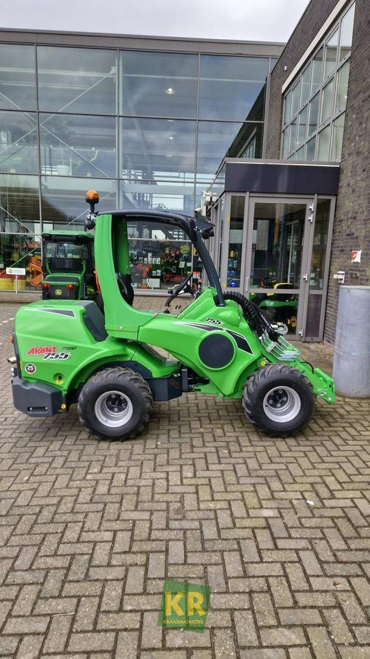 755 TDL Avant - Компактен товарач: снимка 1 755 TDL Avant - Компактен товарач: снимка 1