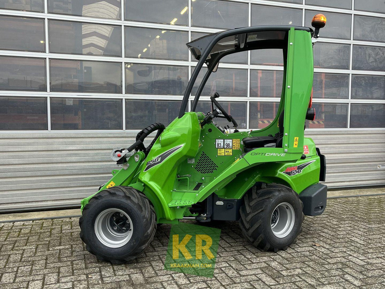 Avant 650 TDL - Компактен товарач: снимка 3 Avant 650 TDL - Компактен товарач: снимка 3
