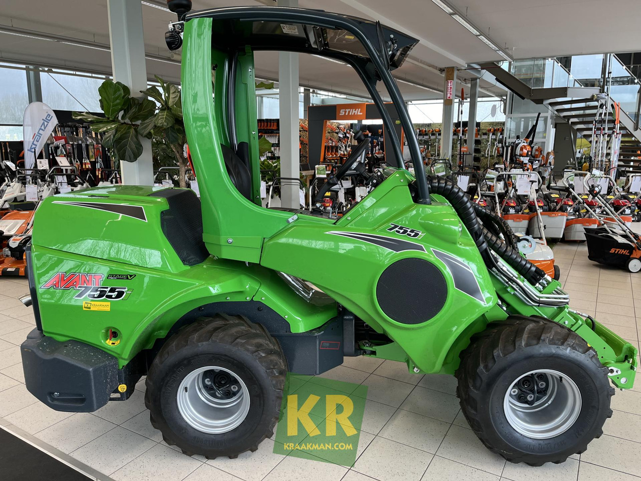 Avant 755 TDL - Компактен товарач: снимка 4 Avant 755 TDL - Компактен товарач: снимка 4