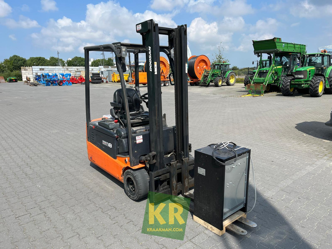 B18T Doosan - Мотокар за монтаж на камиони: снимка 3 B18T Doosan - Мотокар за монтаж на камиони: снимка 3