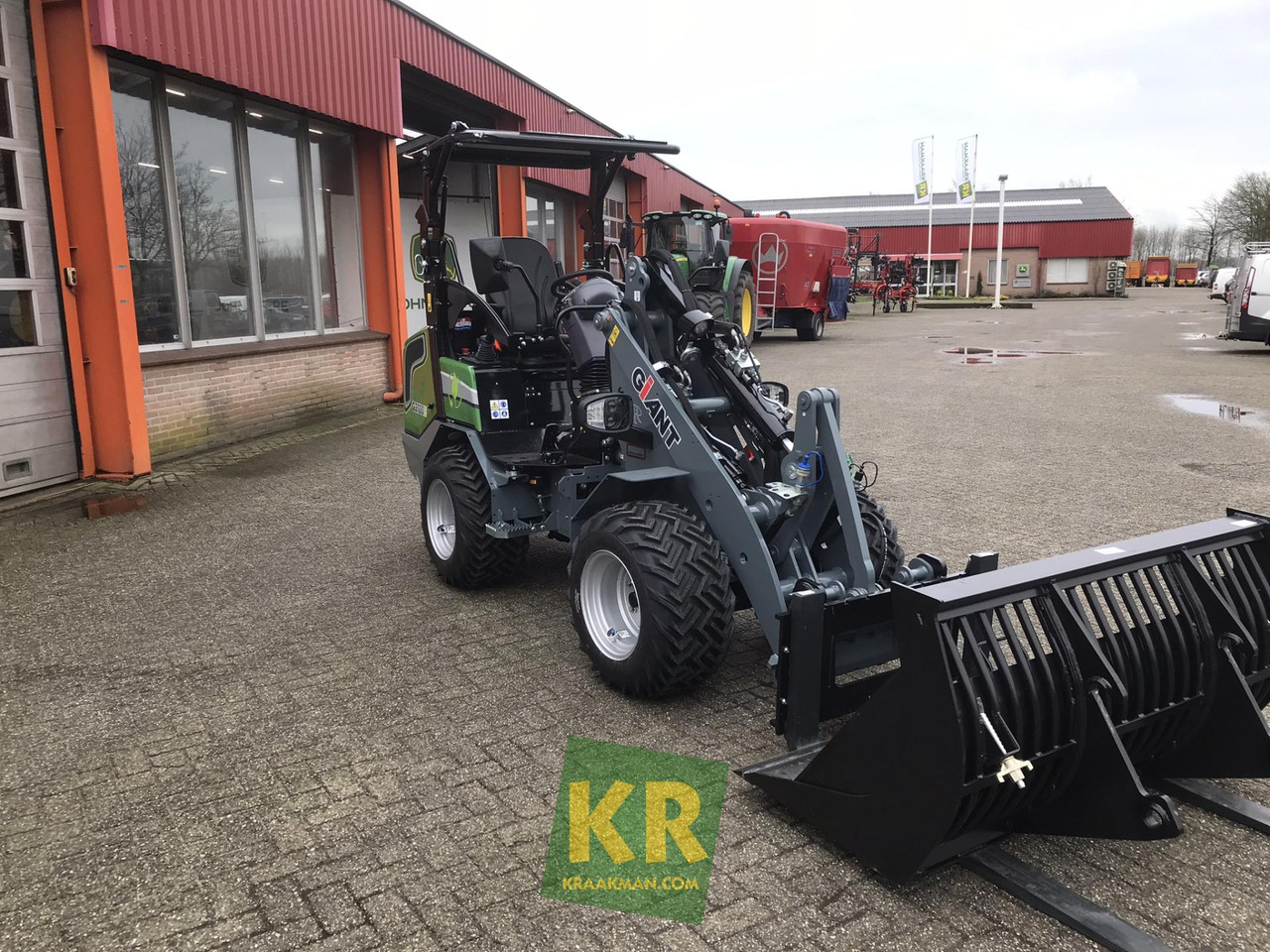 G2700E Giant - Компактен товарач: снимка 3 G2700E Giant - Компактен товарач: снимка 3