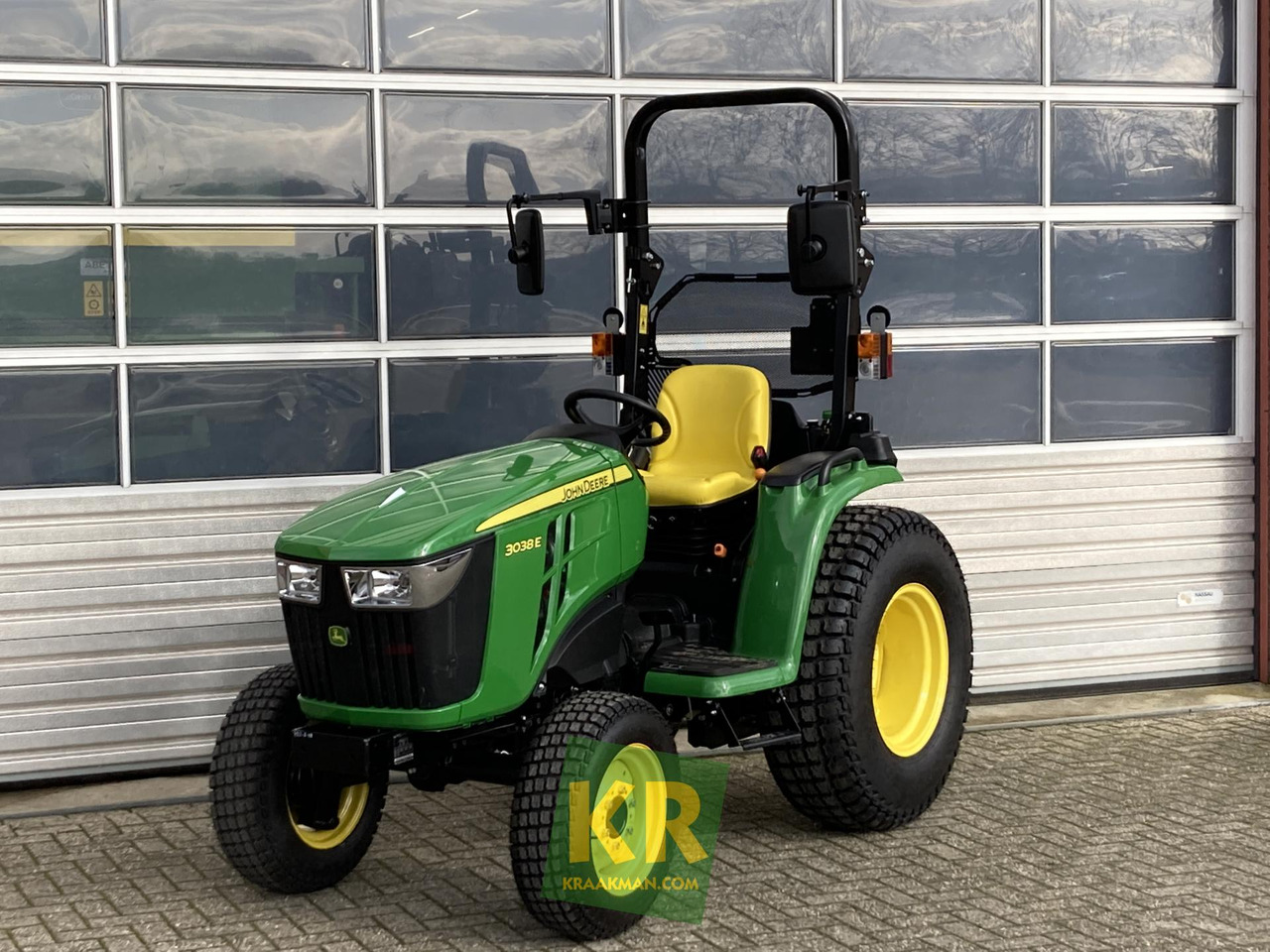 John Deere 3038E - Малък трактор: снимка 5 John Deere 3038E - Малък трактор: снимка 5