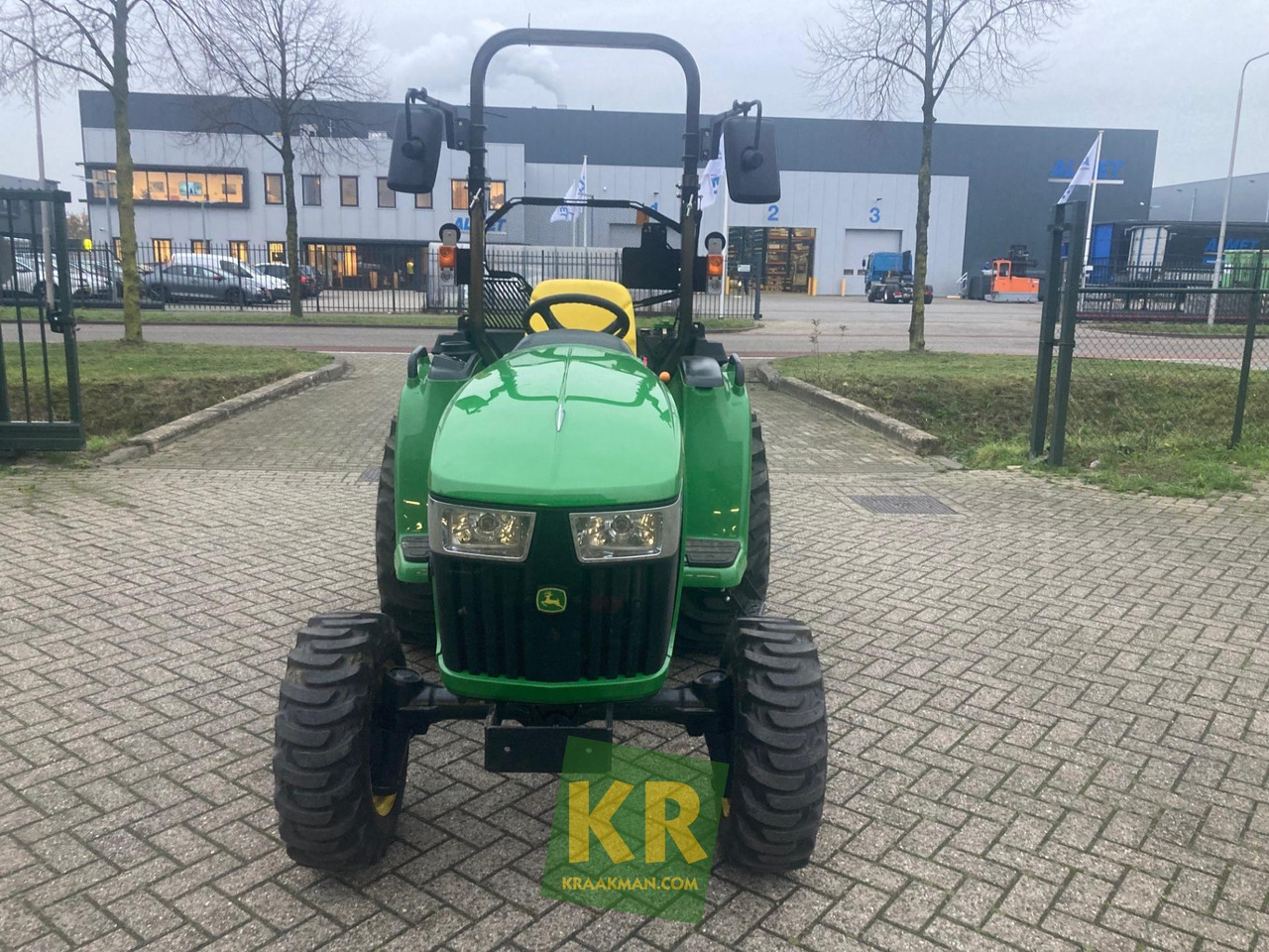 John Deere 3038E - Малък трактор: снимка 3 John Deere 3038E - Малък трактор: снимка 3