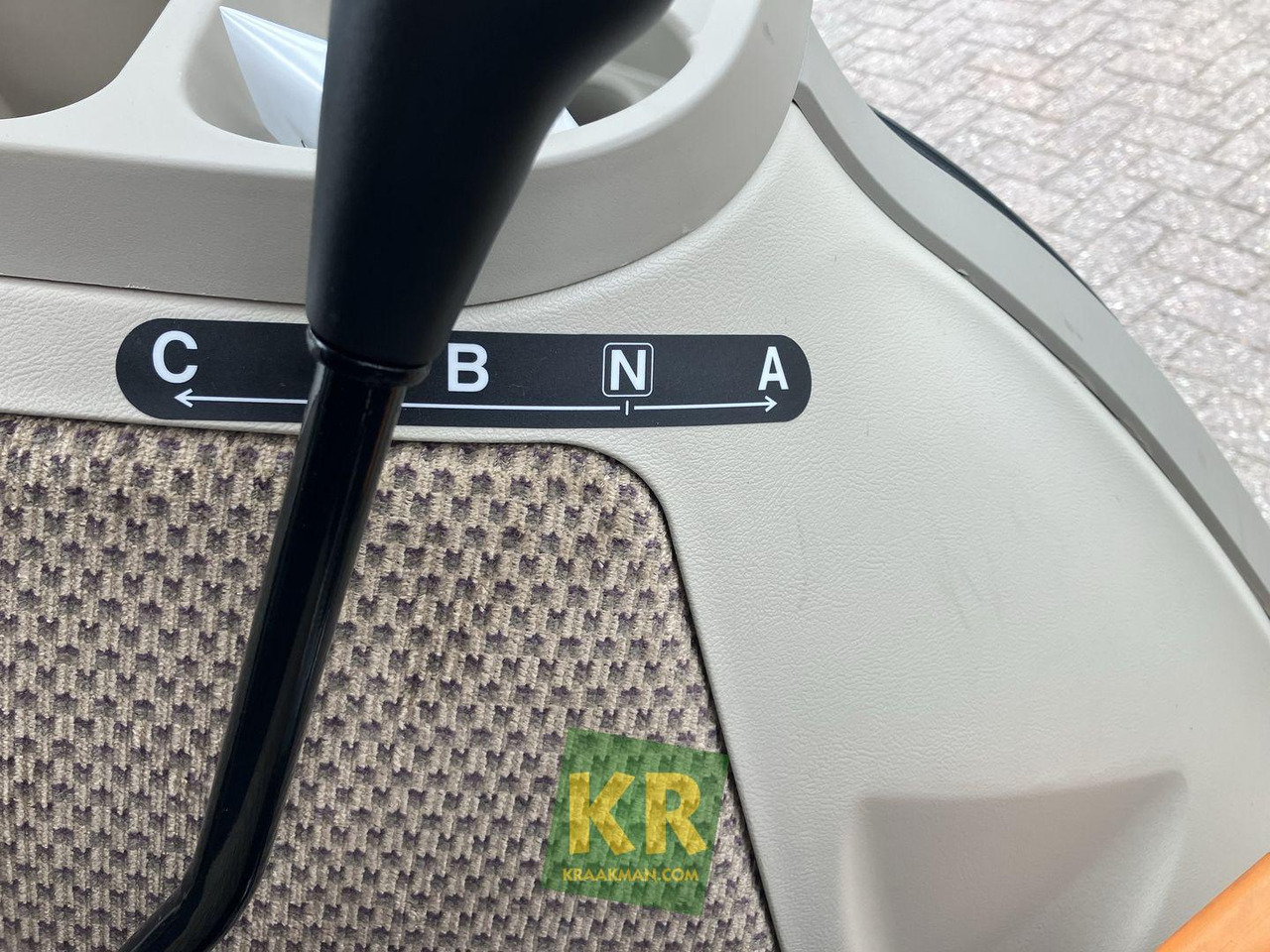 John Deere 3039R - Малък трактор: снимка 2 John Deere 3039R - Малък трактор: снимка 2