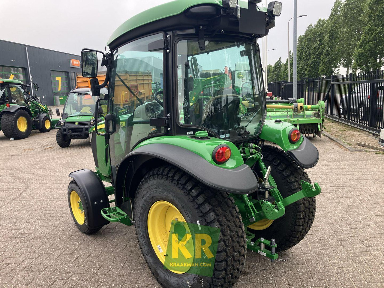John Deere 3039R - Малък трактор: снимка 4 John Deere 3039R - Малък трактор: снимка 4