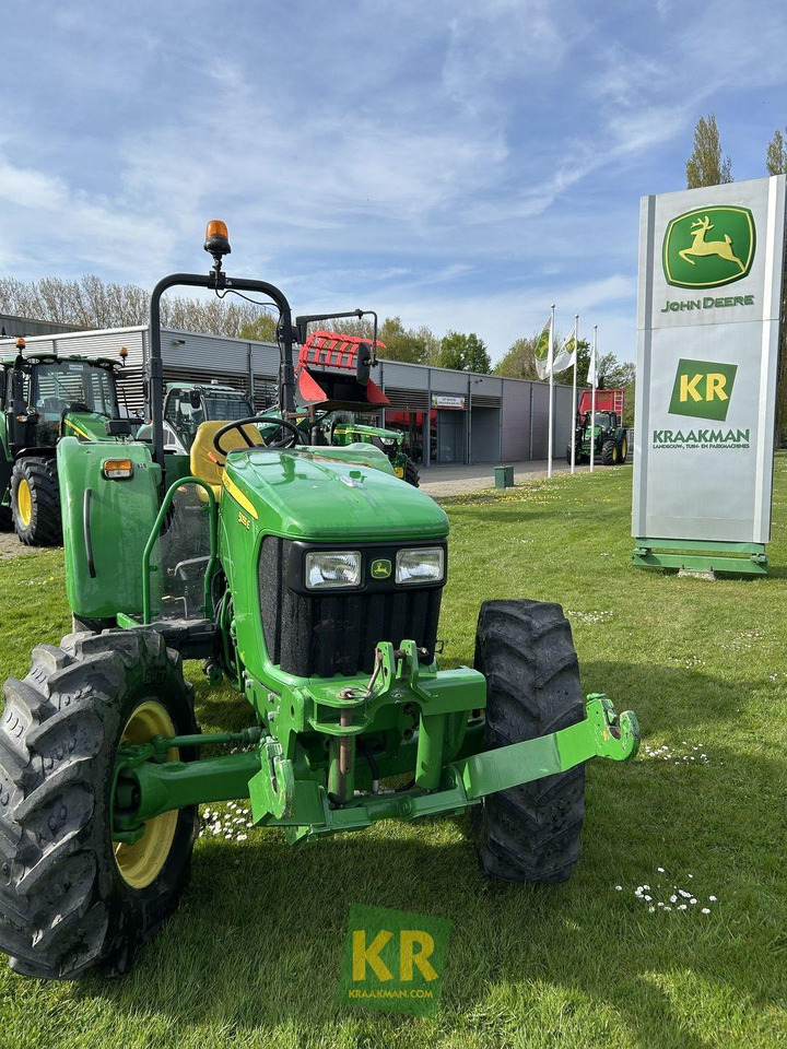 John Deere 5055E - Трактор: снимка 2 John Deere 5055E - Трактор: снимка 2