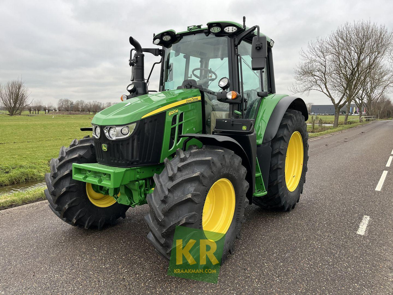 John Deere 6120M - Трактор: снимка 1 John Deere 6120M - Трактор: снимка 1