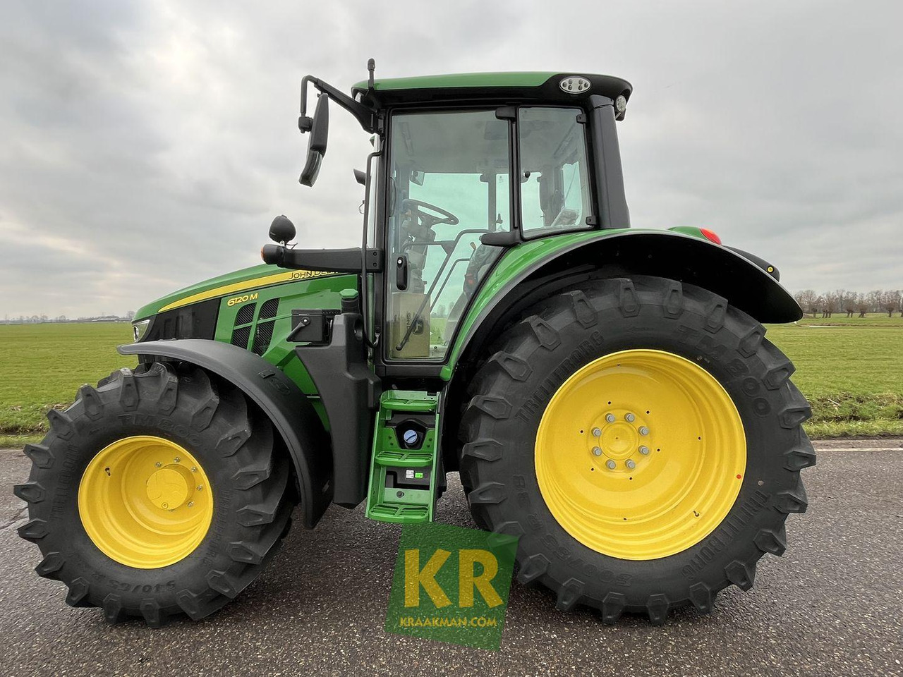 John Deere 6120M - Трактор: снимка 2 John Deere 6120M - Трактор: снимка 2