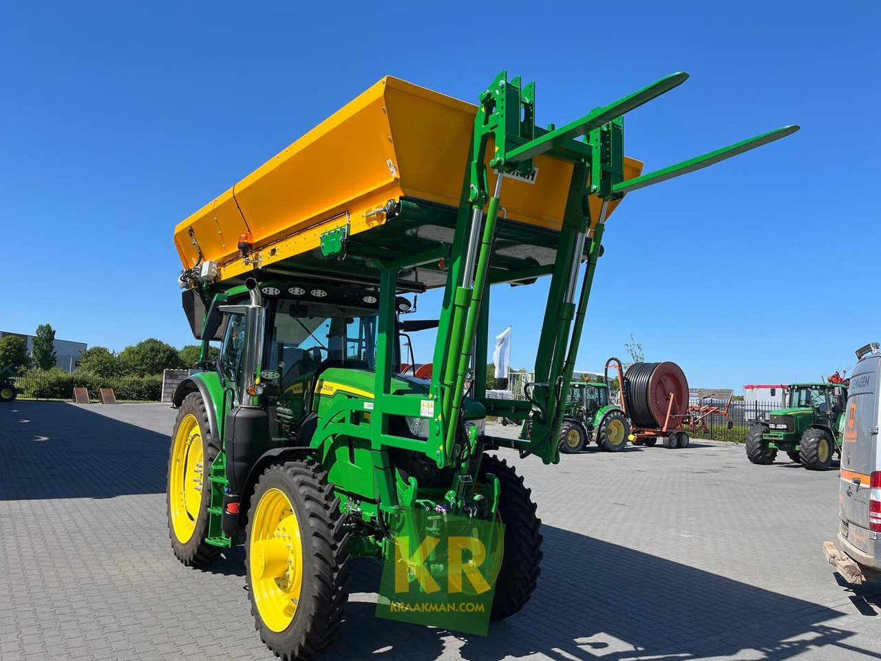 John Deere 6R 155 - Трактор: снимка 3 John Deere 6R 155 - Трактор: снимка 3