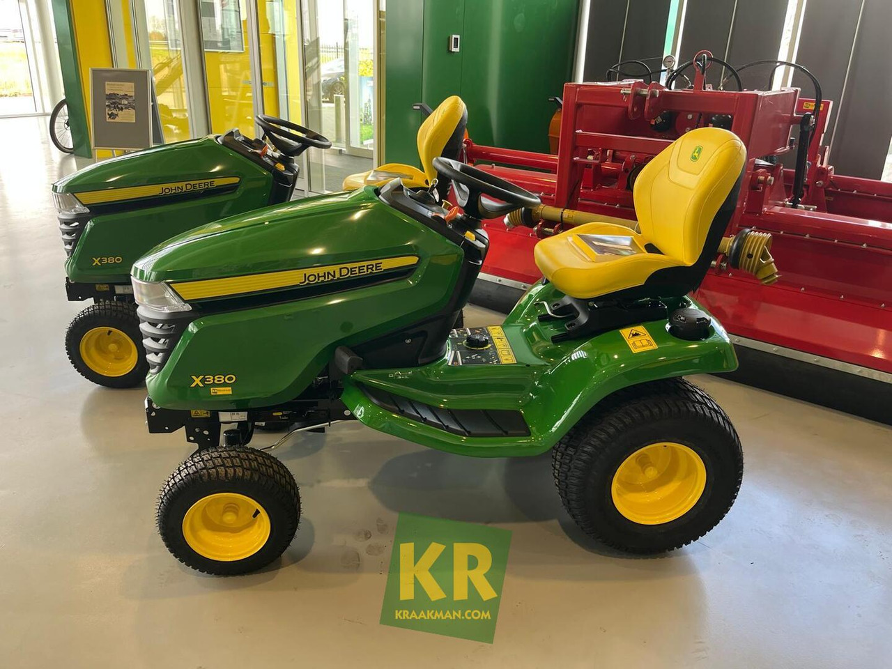 John Deere X380 - Косачка за трева: снимка 4 John Deere X380 - Косачка за трева: снимка 4
