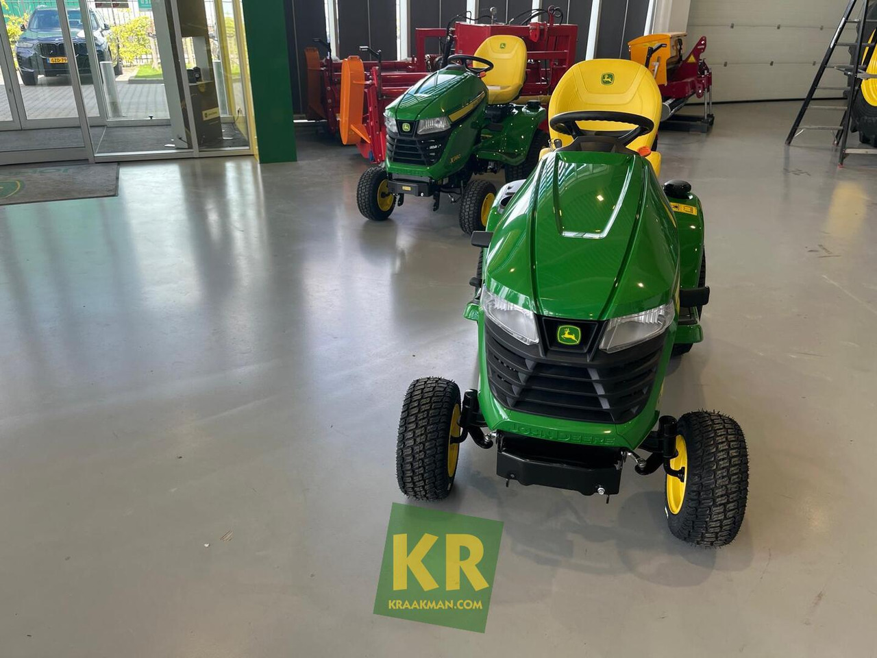 John Deere X380 - Косачка за трева: снимка 2 John Deere X380 - Косачка за трева: снимка 2