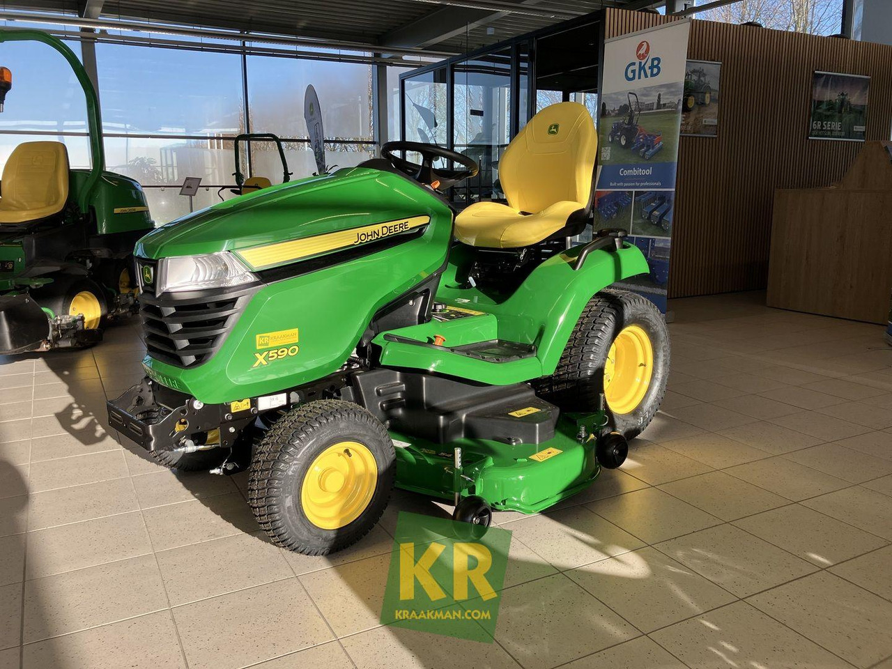 John Deere X590 - Косачка за трева: снимка 3 John Deere X590 - Косачка за трева: снимка 3
