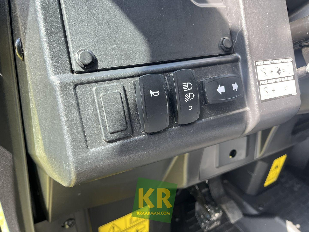John Deere XUV875M - Четириколка: снимка 3 John Deere XUV875M - Четириколка: снимка 3