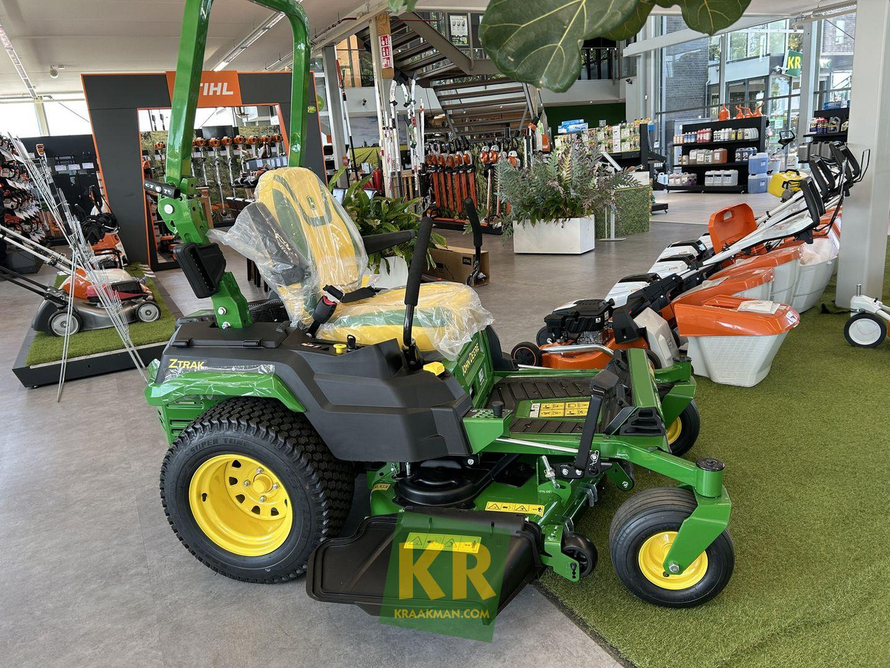 John Deere Z545R - Косачка за трева: снимка 1 John Deere Z545R - Косачка за трева: снимка 1
