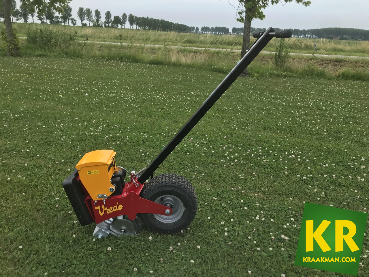 Turf Buddy Vredo - Сеялка: снимка 1 Turf Buddy Vredo - Сеялка: снимка 1