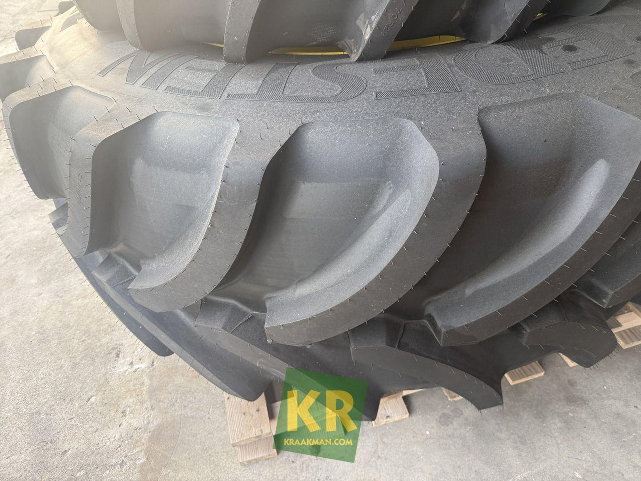 Vredestein 710/70R42 en 600/70R28 wielen - Комплект колела за Селскостопанска техника: снимка 1 Vredestein 710/70R42 en 600/70R28 wielen - Комплект колела за Селскостопанска техника: снимка 1