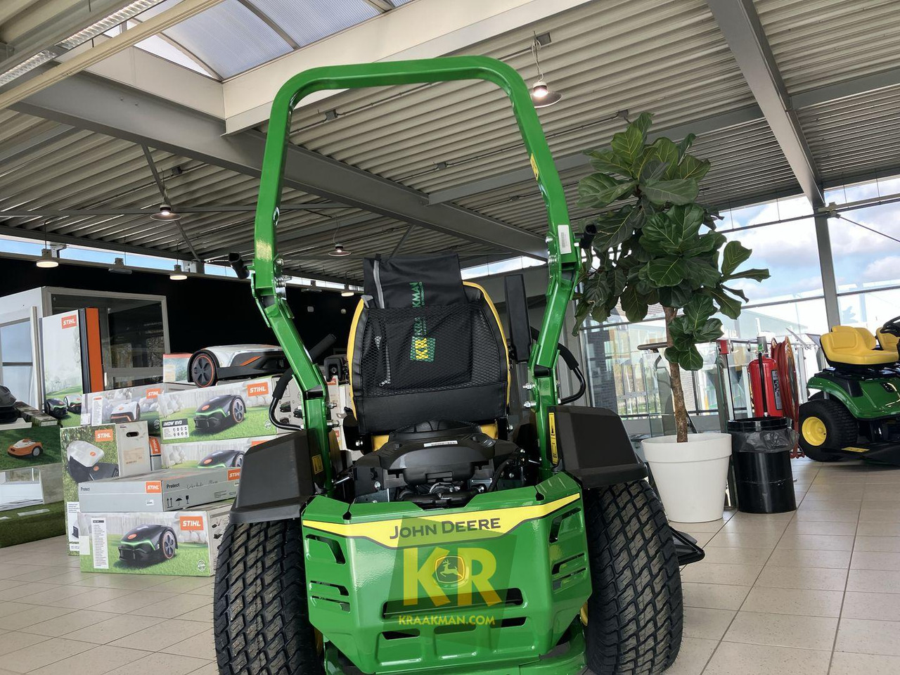 Z515E ZEROTURN John Deere - Косачка за трева: снимка 1 Z515E ZEROTURN John Deere - Косачка за трева: снимка 1