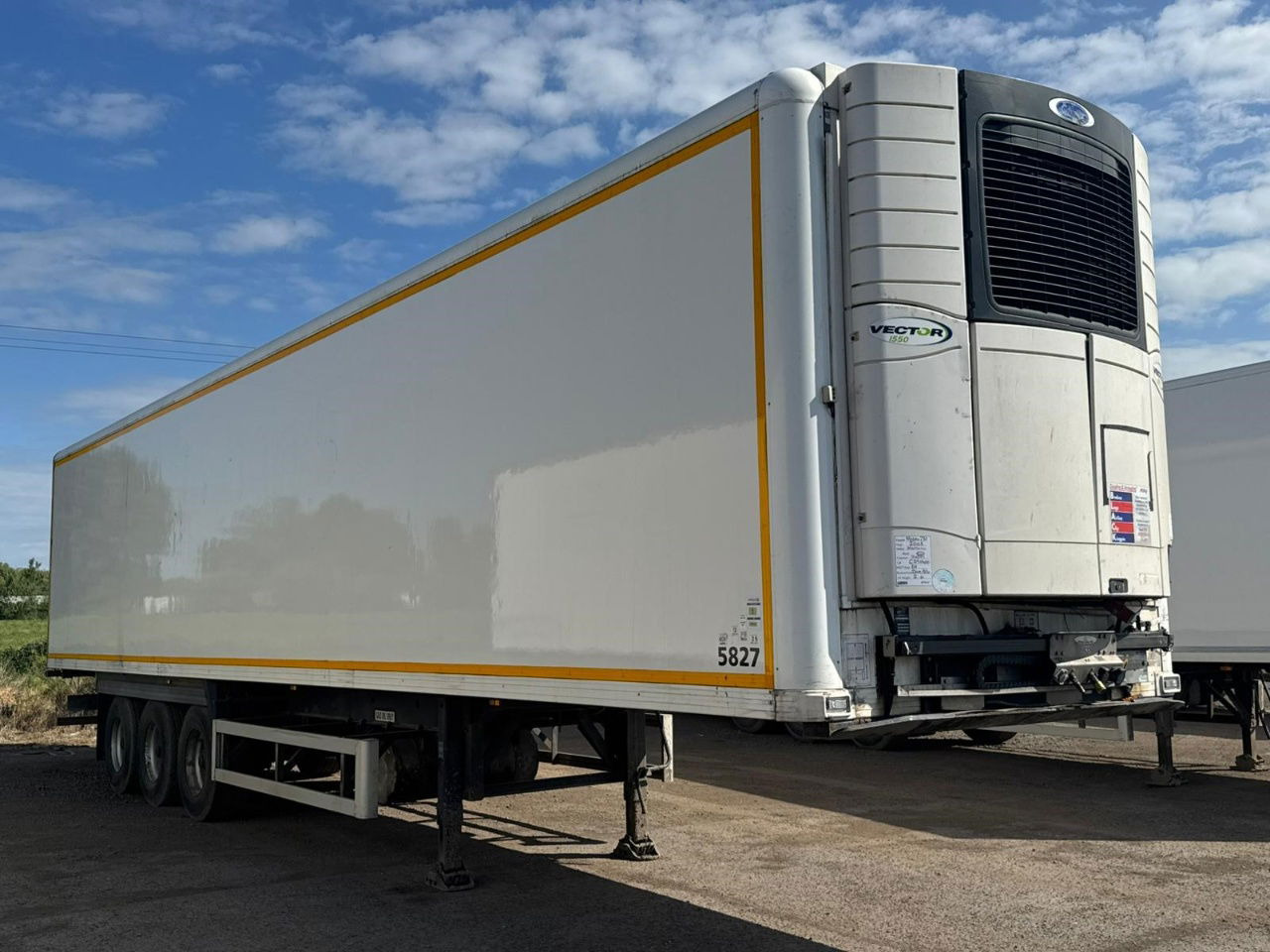 Gray and Adams 2015 Vector 1550 - Рефрижератор полуремарке: снимка 1 Gray and Adams 2015 Vector 1550 - Рефрижератор полуремарке: снимка 1