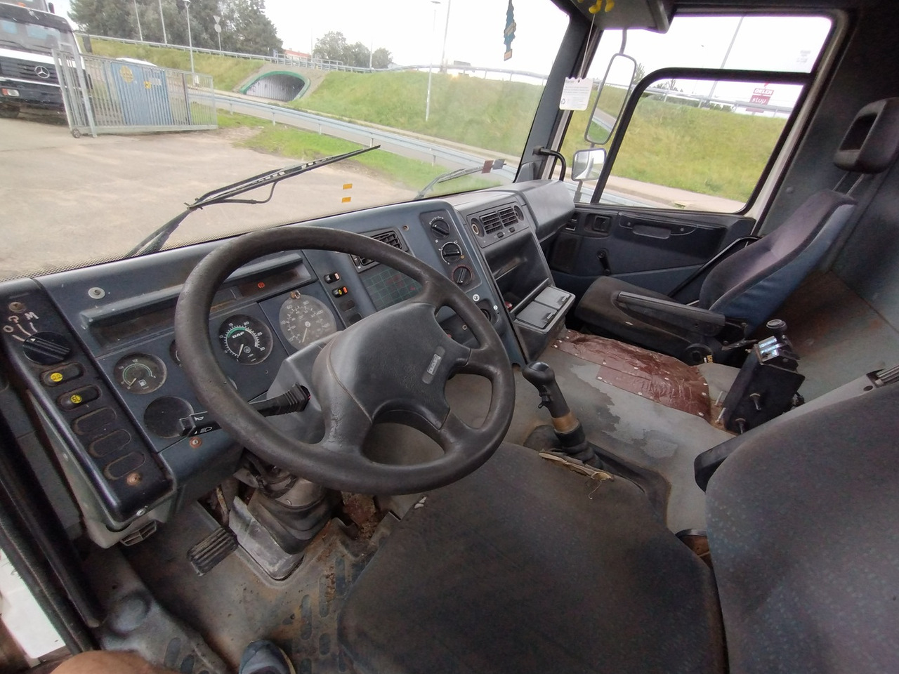 DAF 75 CF ATI 340 6x4 - Самосвал камион: снимка 5 DAF 75 CF ATI 340 6x4 - Самосвал камион: снимка 5