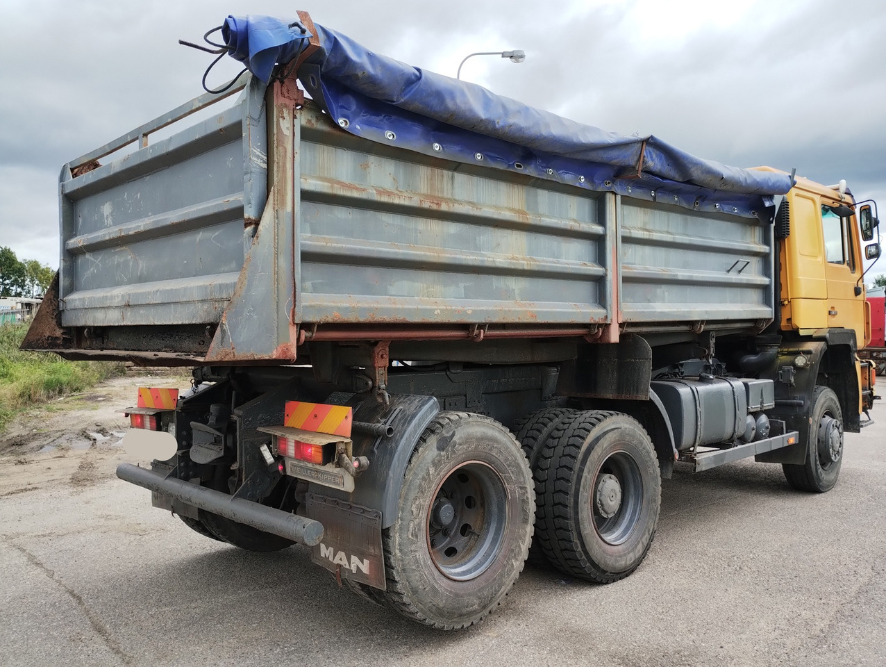 MAN F90 19-372 6X4 - 4 - Самосвал камион: снимка 4 MAN F90 19-372 6X4 - 4 - Самосвал камион: снимка 4
