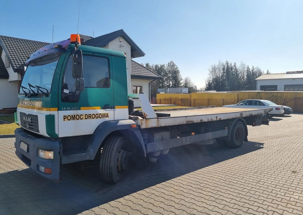 MAN LE 15 220 - Камион пътна помощ: снимка 1 MAN LE 15 220 - Камион пътна помощ: снимка 1
